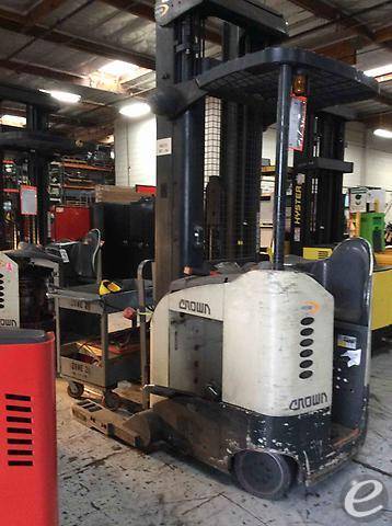 2005 Crown RR5220-45 Electric Reach Truck - 123Forklift