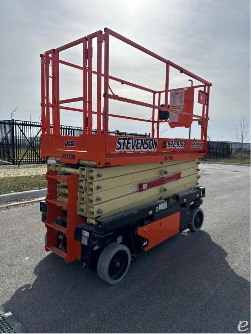 2022 JLG R4045