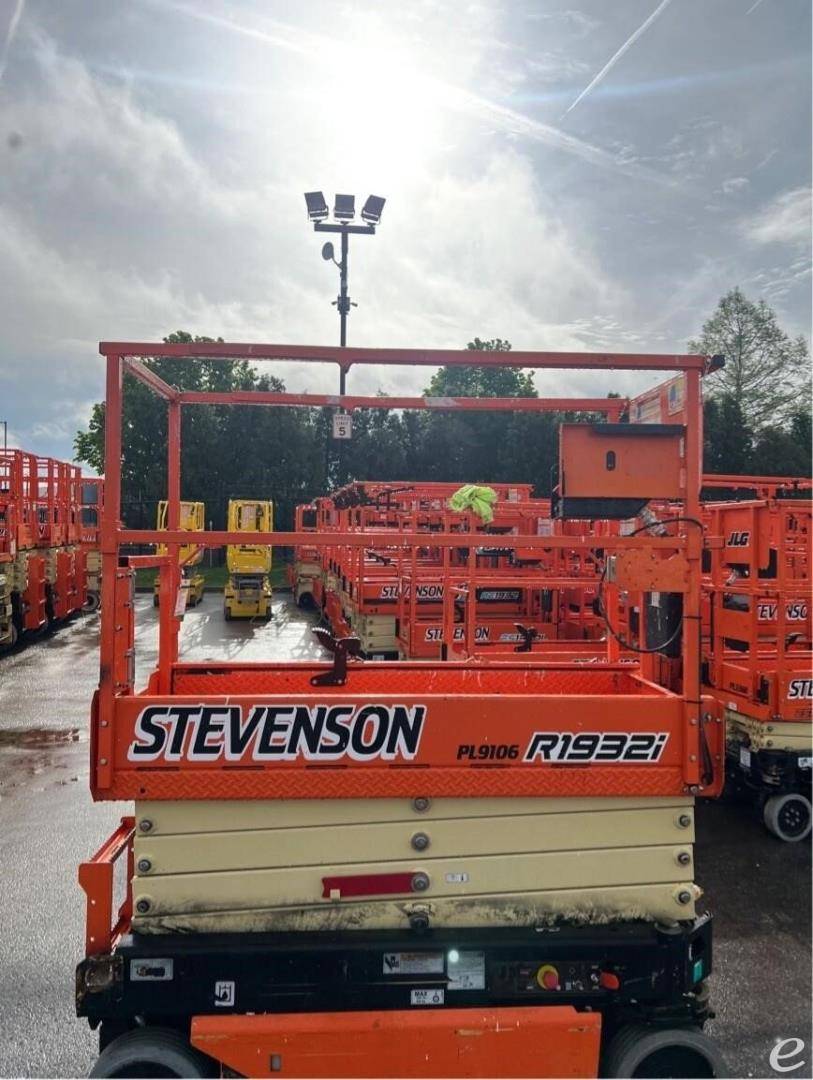 2021 JLG R1932i