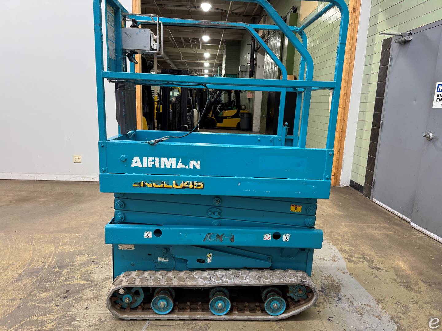 2010 Used AIRMAN ENCL045