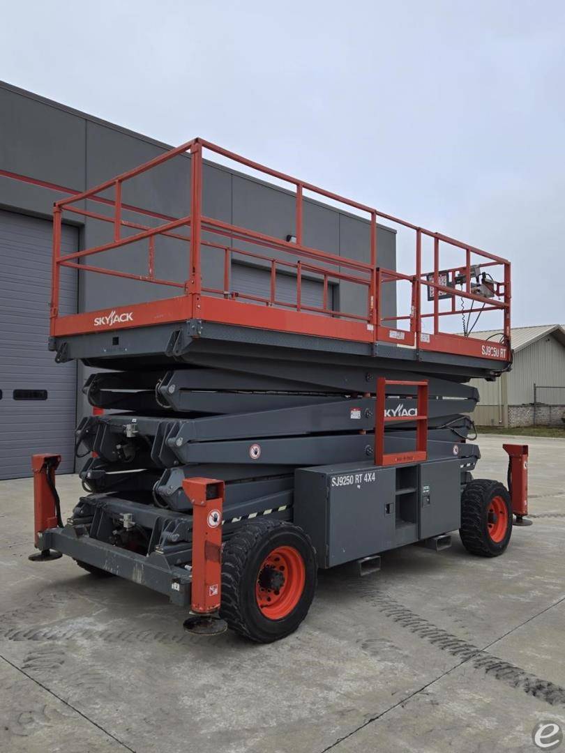 2017 Skyjack SJ9250RT Diesel Scissor Lift - 123Forklift