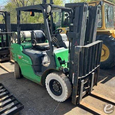 2016 Mitsubishi FG25N