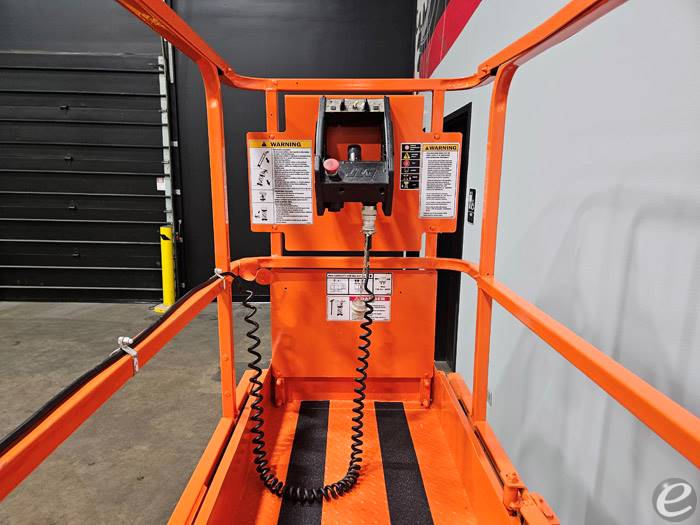 2019 JLG 1930ES
