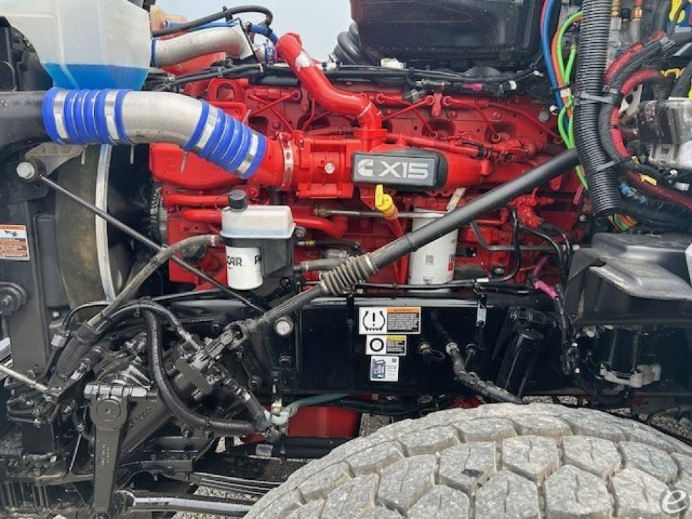 2024 Kenworth T880