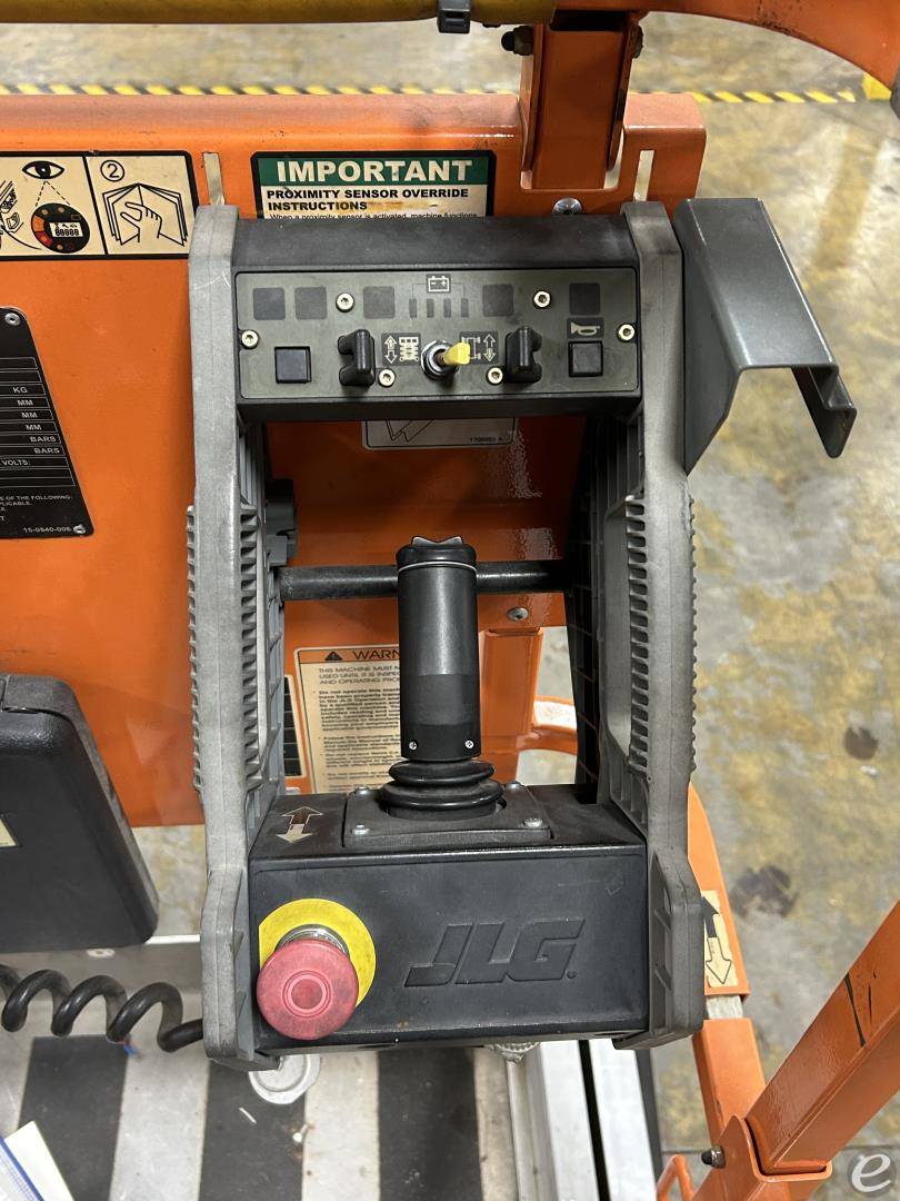 2013 JLG 2646ES