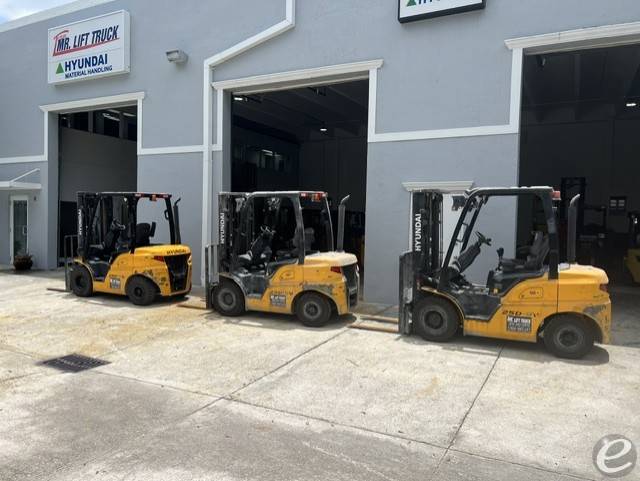 2025 Hyundai 25D-9V