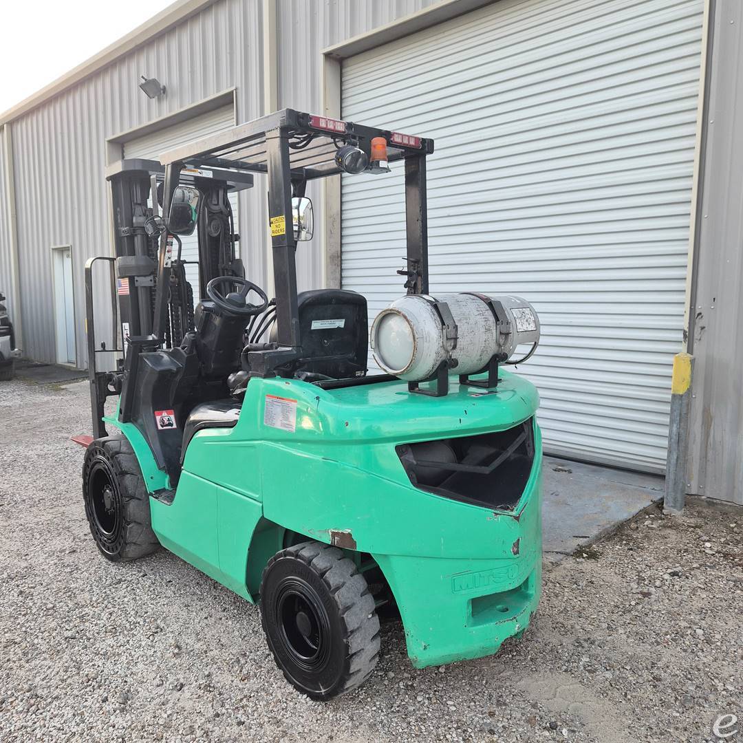 2018 Mitsubishi FG30N
