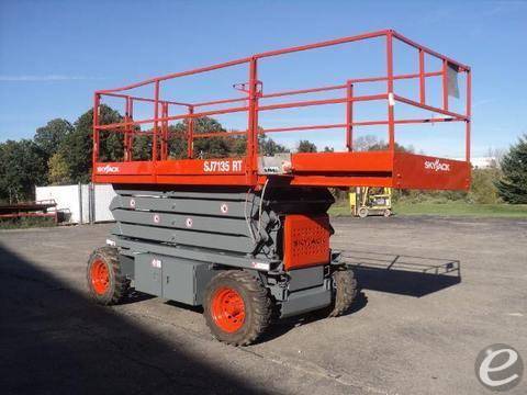 2007 Skyjack SJ7135RT Dual Fuel Scissor Lift - 123Forklift