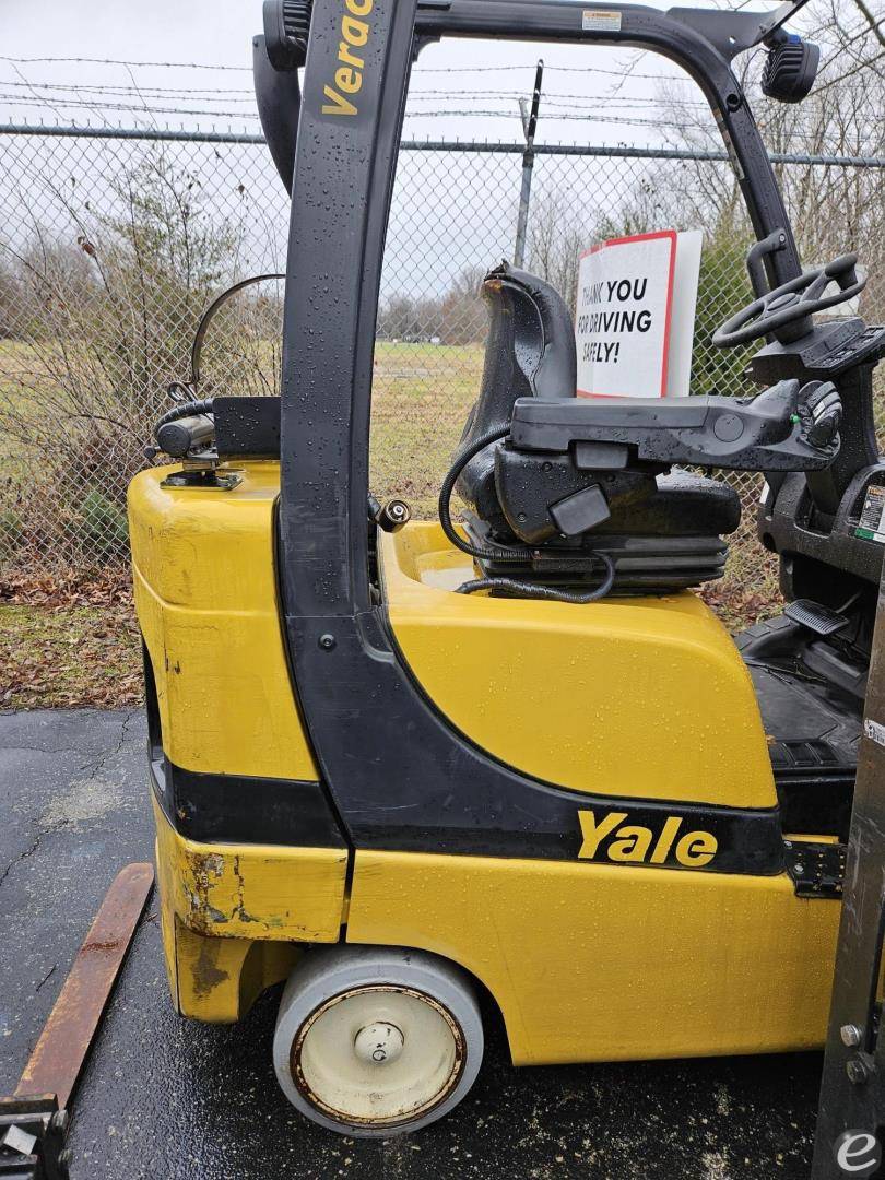 2011 Yale GLC040SVX