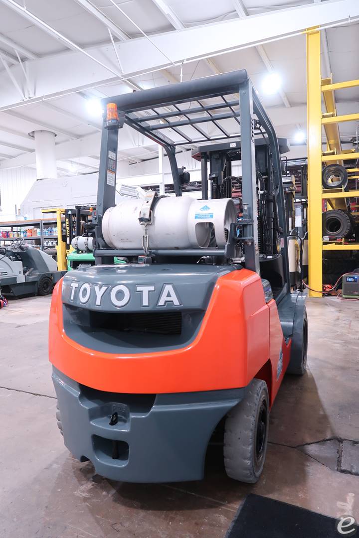 2015 Toyota 8FGU25 Dual Fuel Forklift - 123Forklift