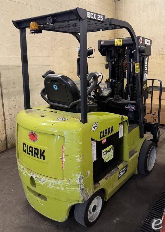 2016 Clark ECX25