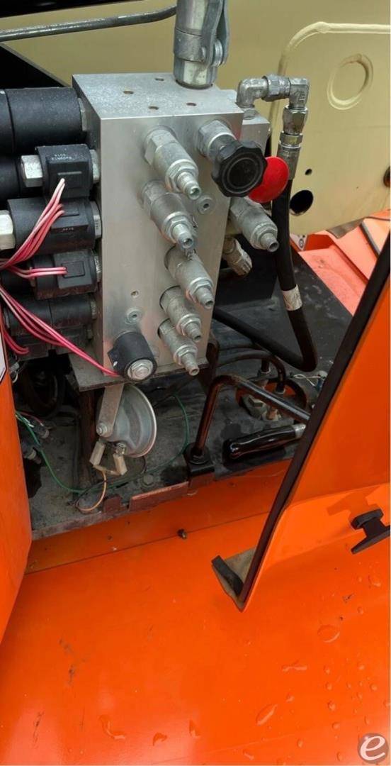 2015 JLG E450AJ