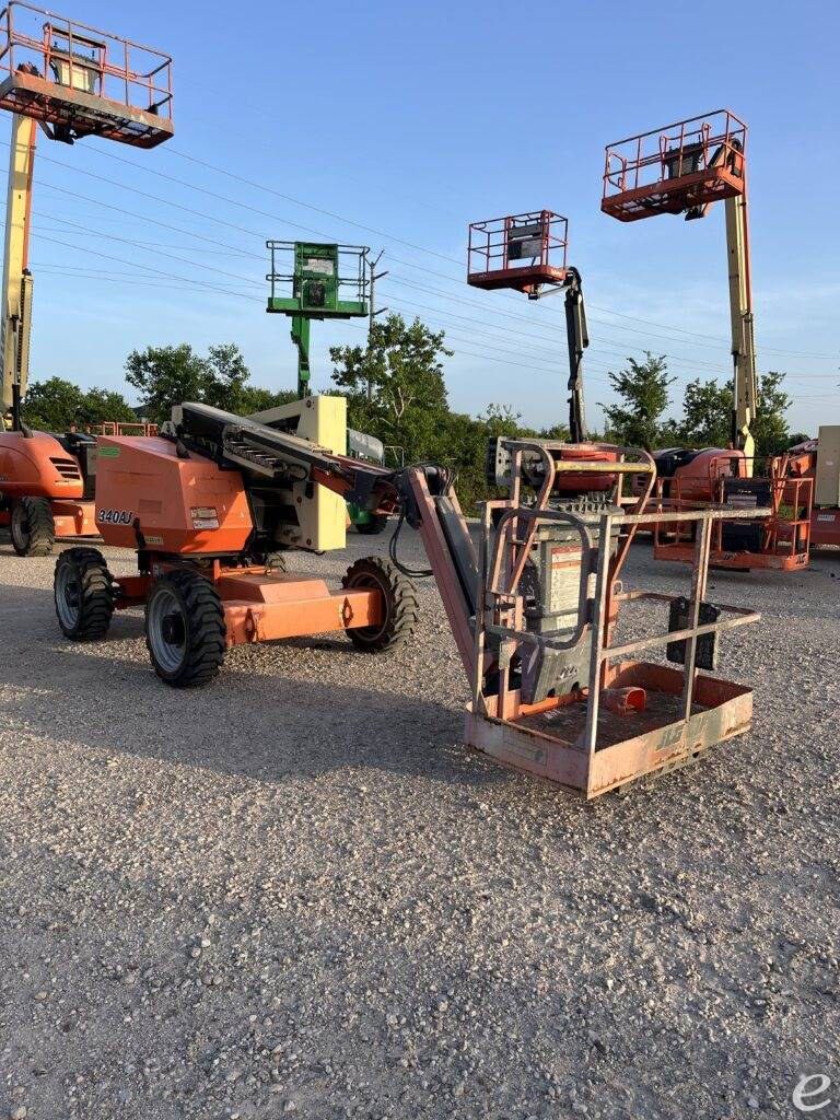 2018 JLG 340AJ
