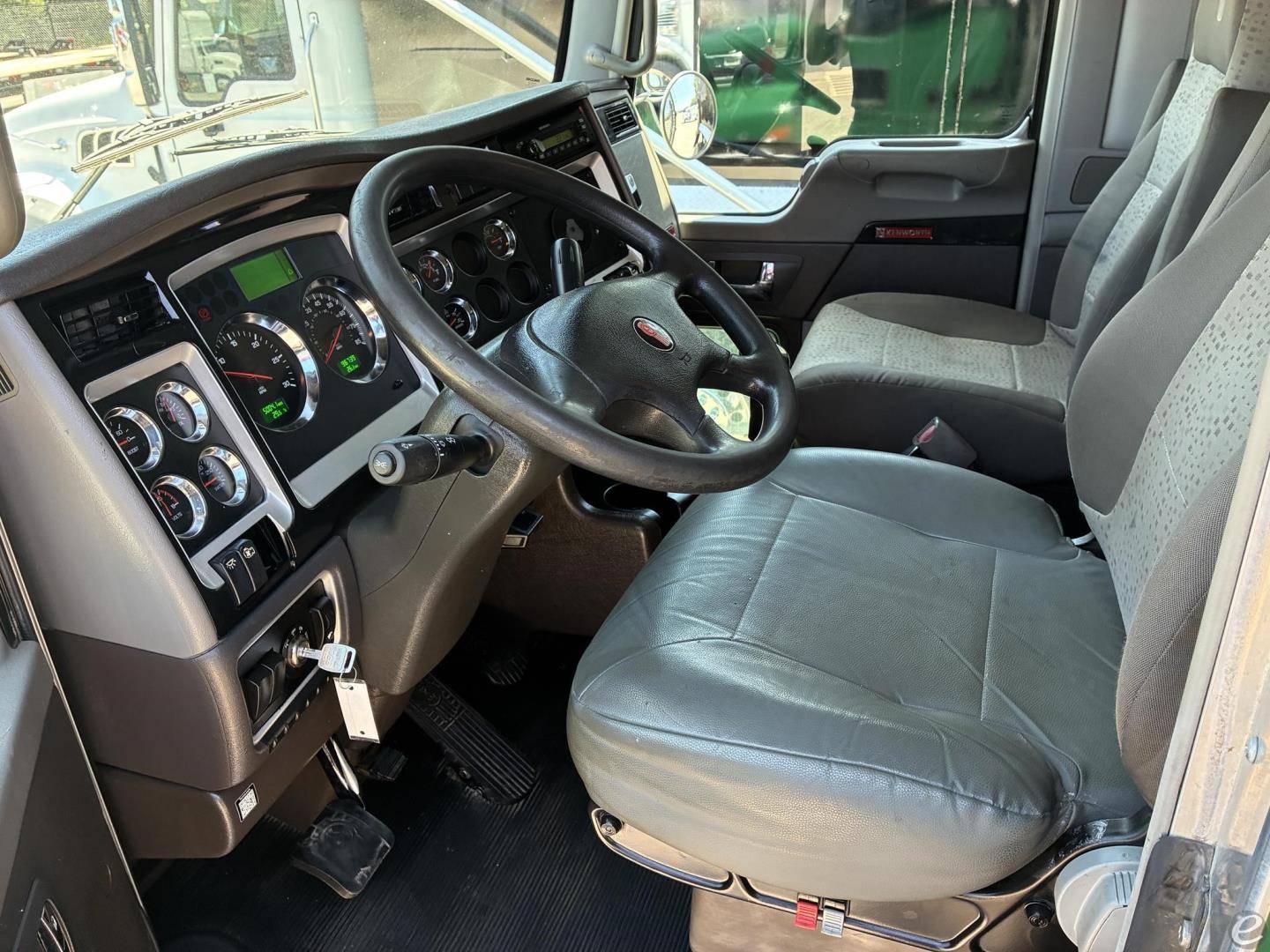 2013 Kenworth T440