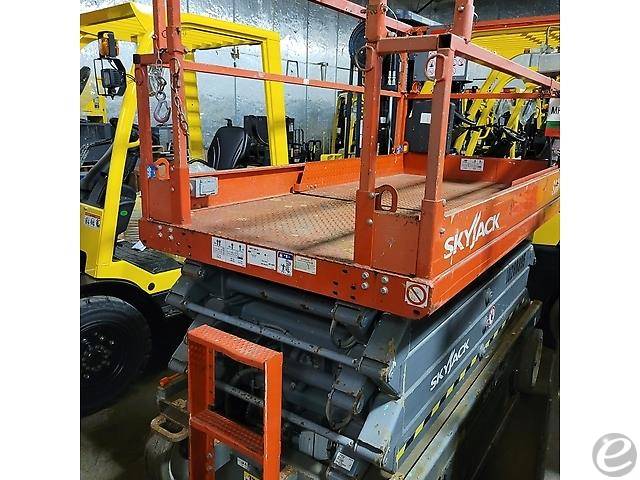 2014 Skyjack SJ-4632 Electric Scissor Lift - 123Forklift