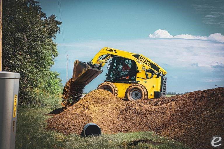 2026 Gehl V330