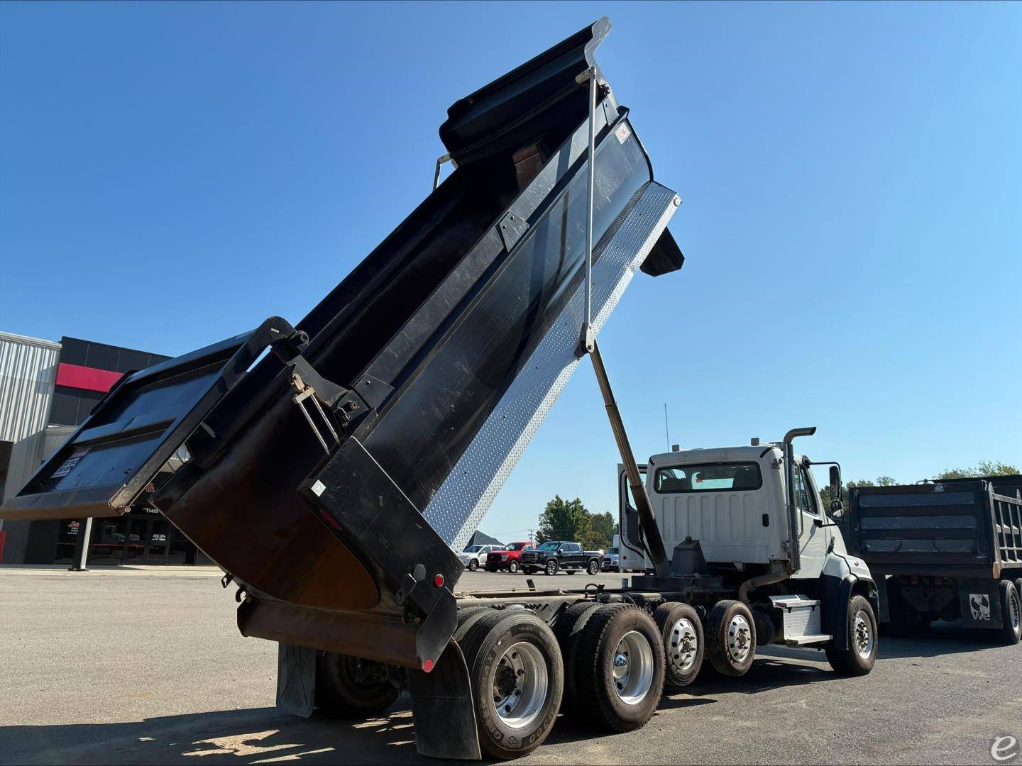 2023 Freightliner 108SD