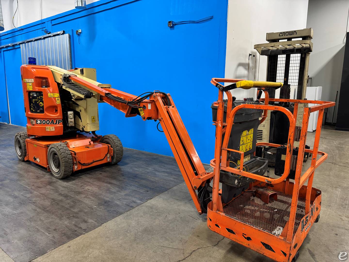 2012 JLG E300AJP