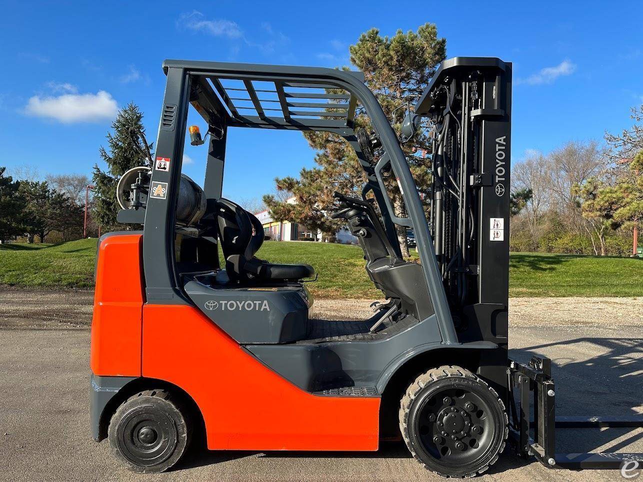 2011 Toyota 8FGCU25 LP Gas Forklift...