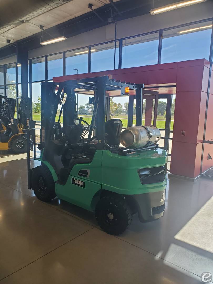 2026 Mitsubishi FG25N7