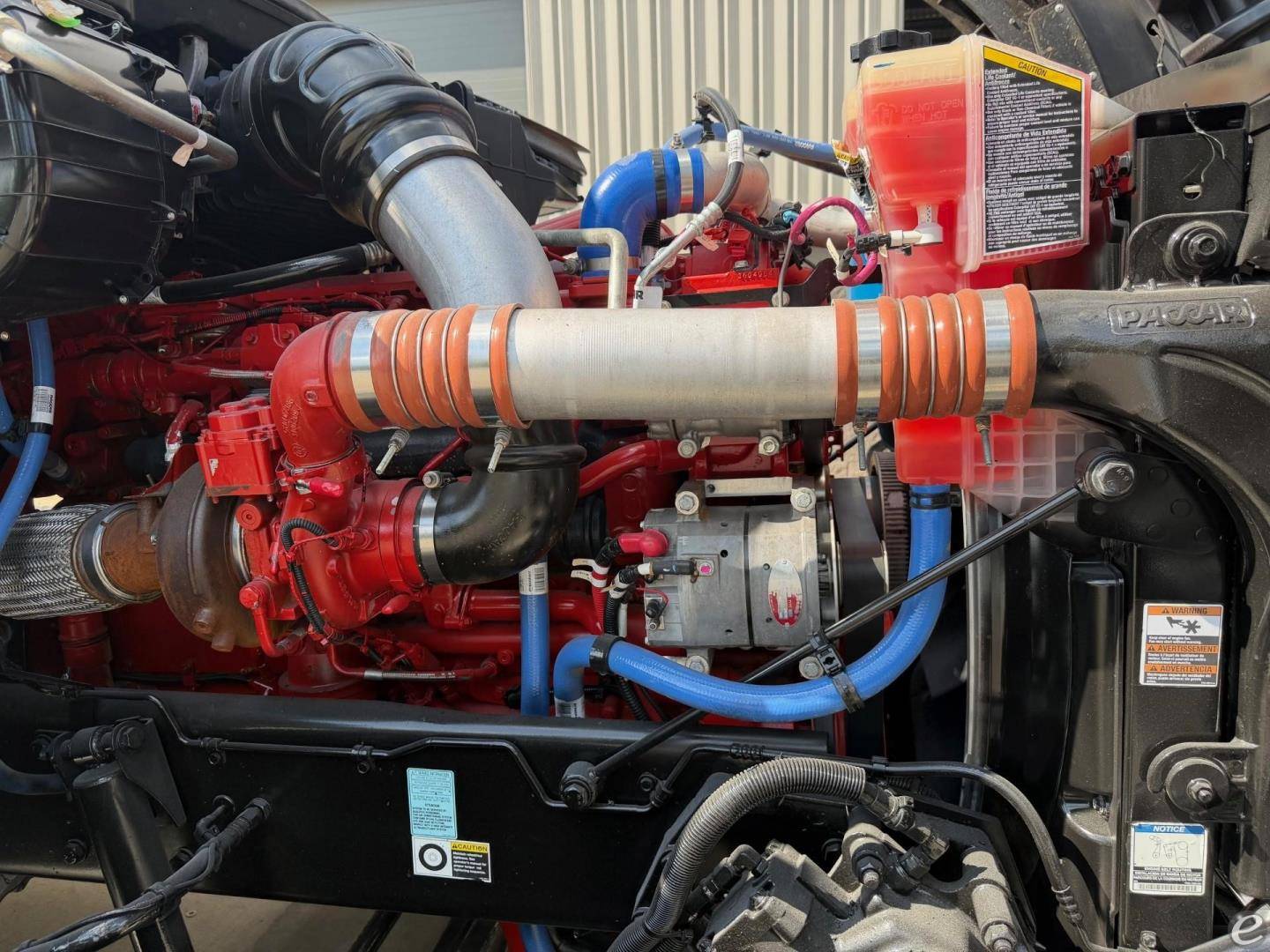 2025 Kenworth T880