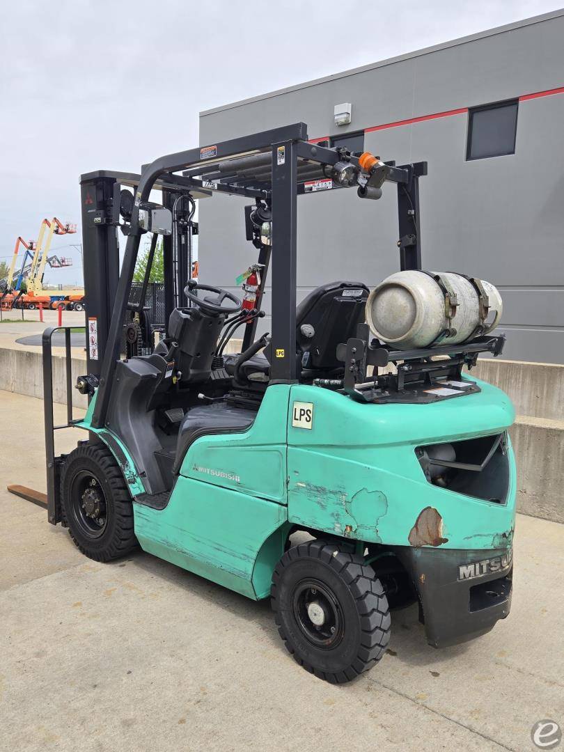 2020 Mitsubishi FG25N