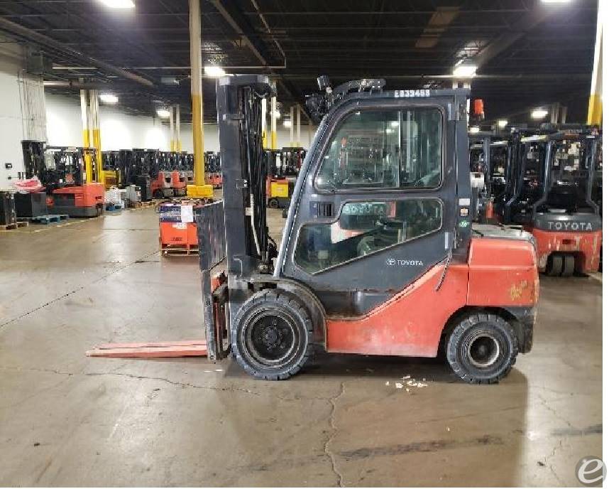 2015 Toyota 8FGU30 LP Gas Forklift