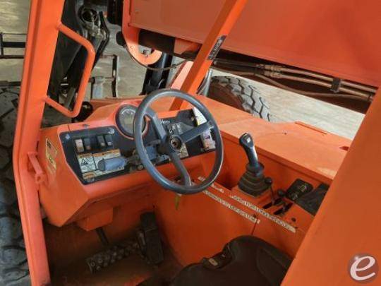 2016 JLG 10054