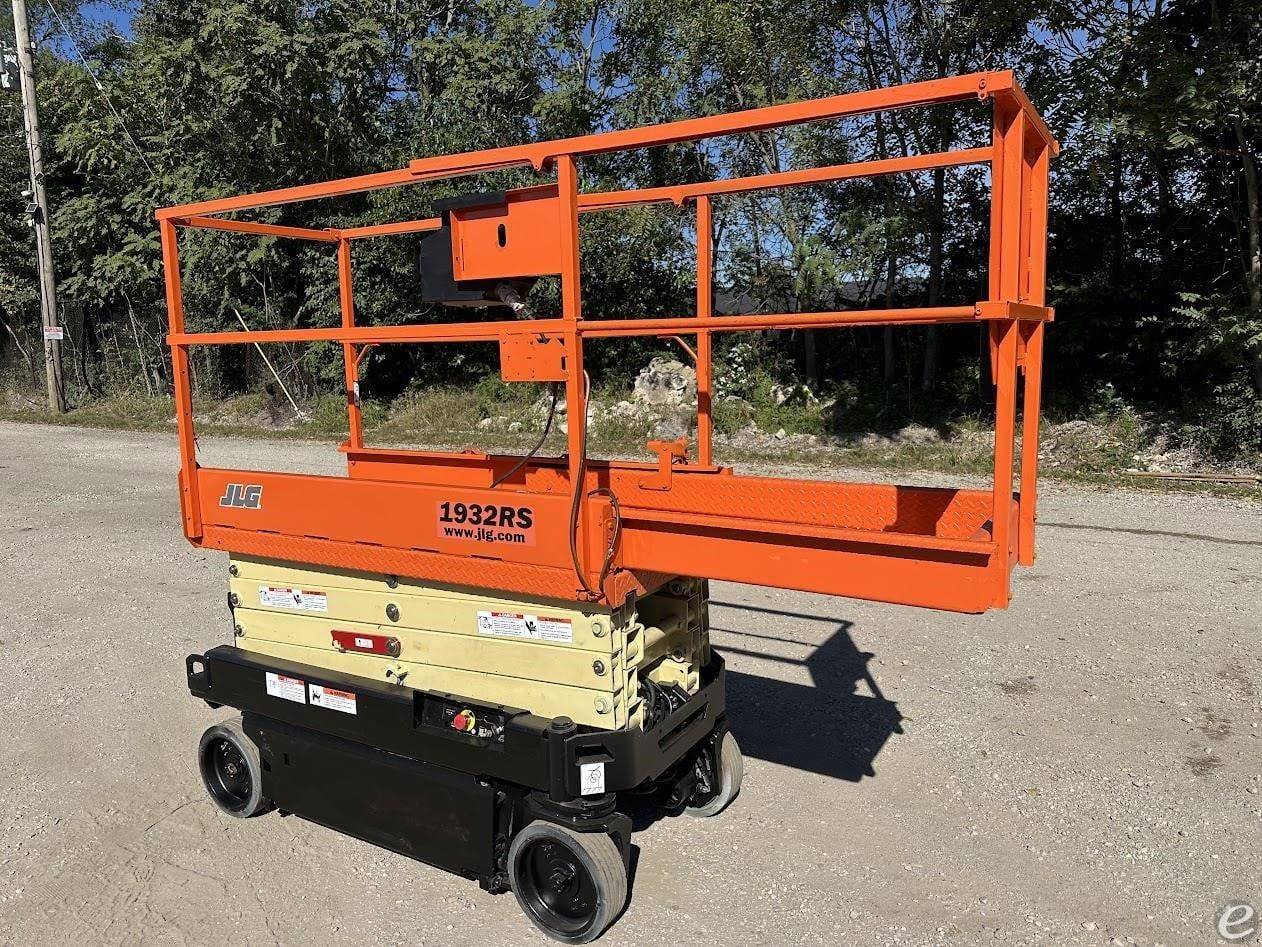 2019 JLG 1932R