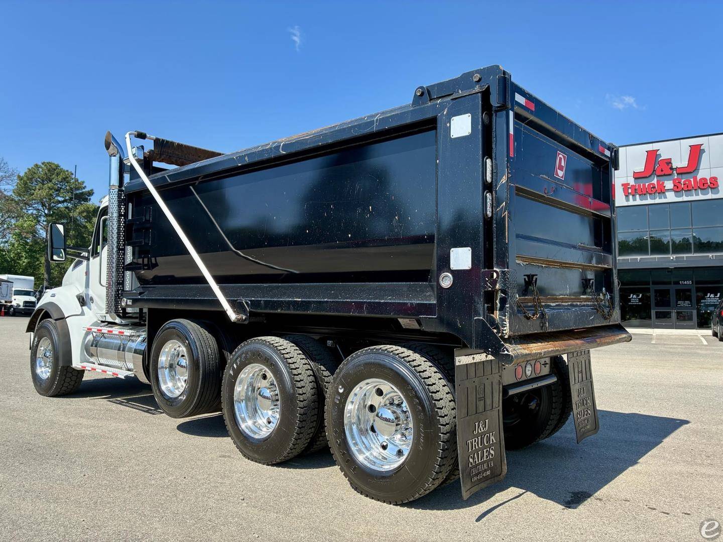 2025 Kenworth T880
