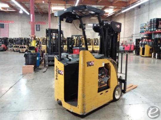2017 Yale ESC030 Electric Forklift - 123Forklift