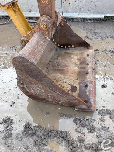 2021 Cat 326
