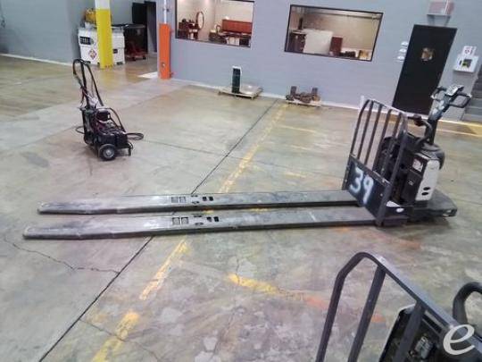 2013 Crown PE4500-80 Electric Forklift - 123Forklift