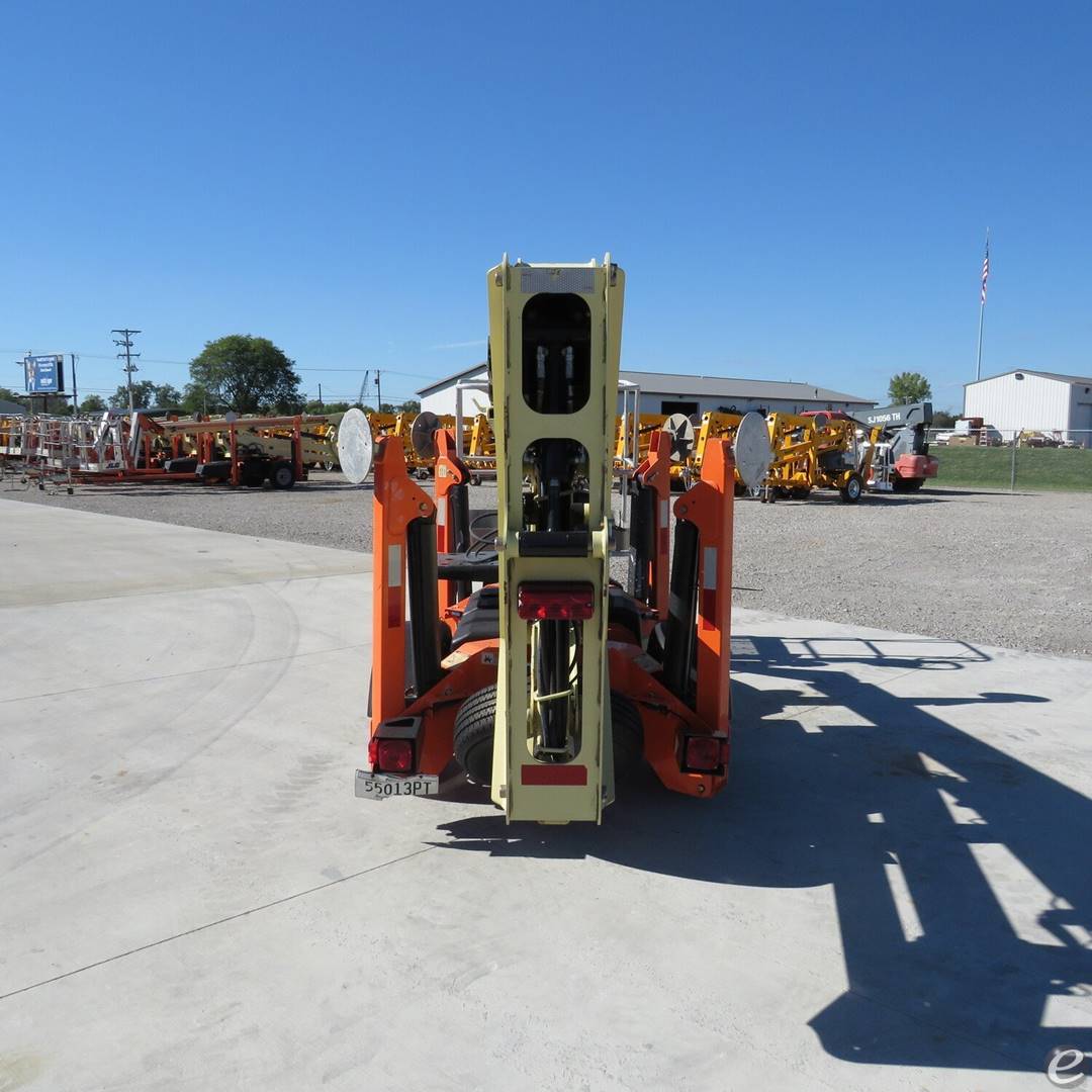 2019 JLG T350