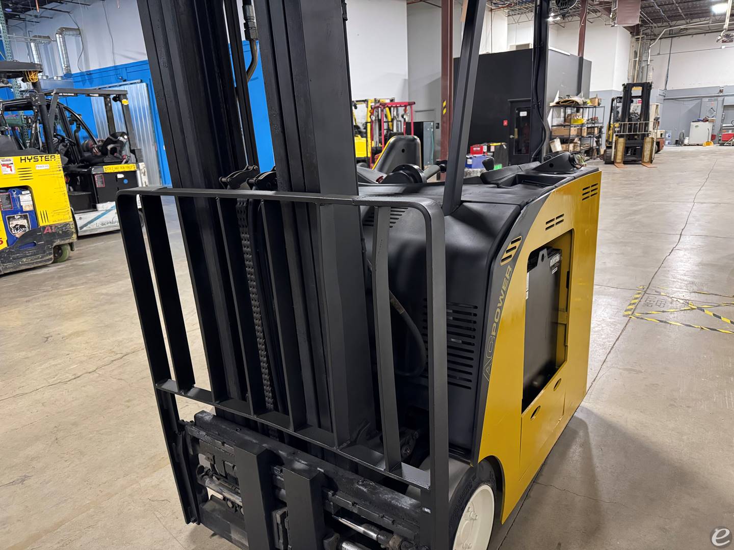2015 Yale ESC040AD
