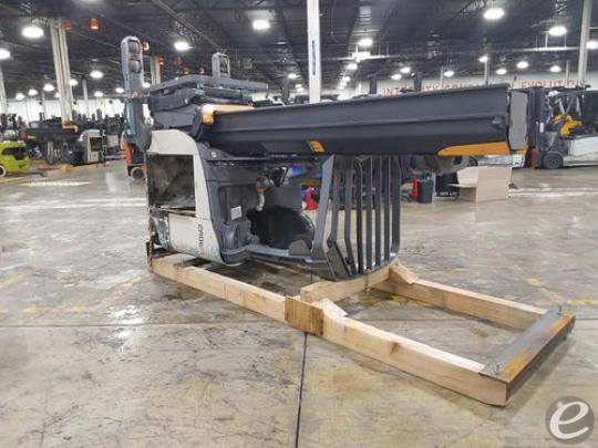 2017 Crown RMD6025-32 Electric Reach Truck - 123Forklift