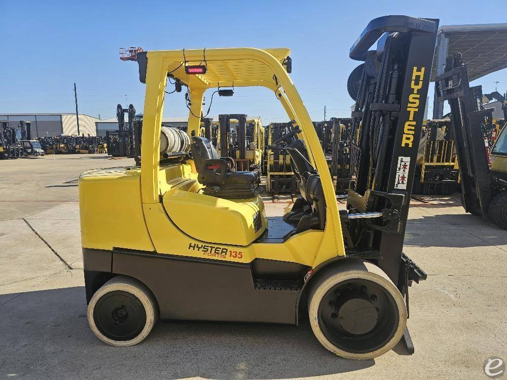 2021 Hyster S135FT