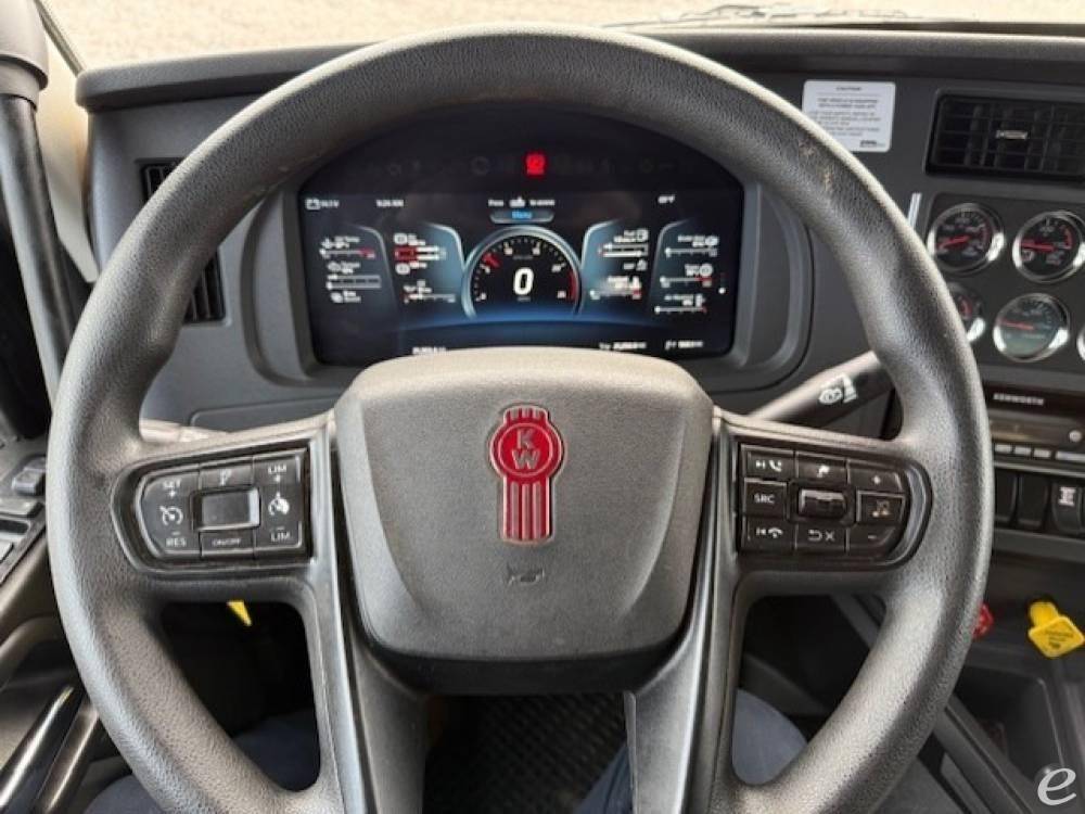 2025 Kenworth T880S