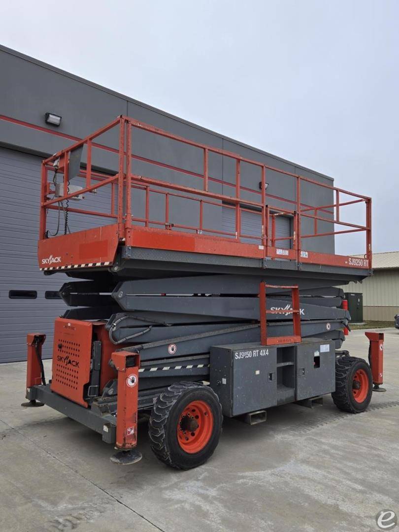 2017 Skyjack SJ9250RT Diesel Scissor Lift - 123Forklift