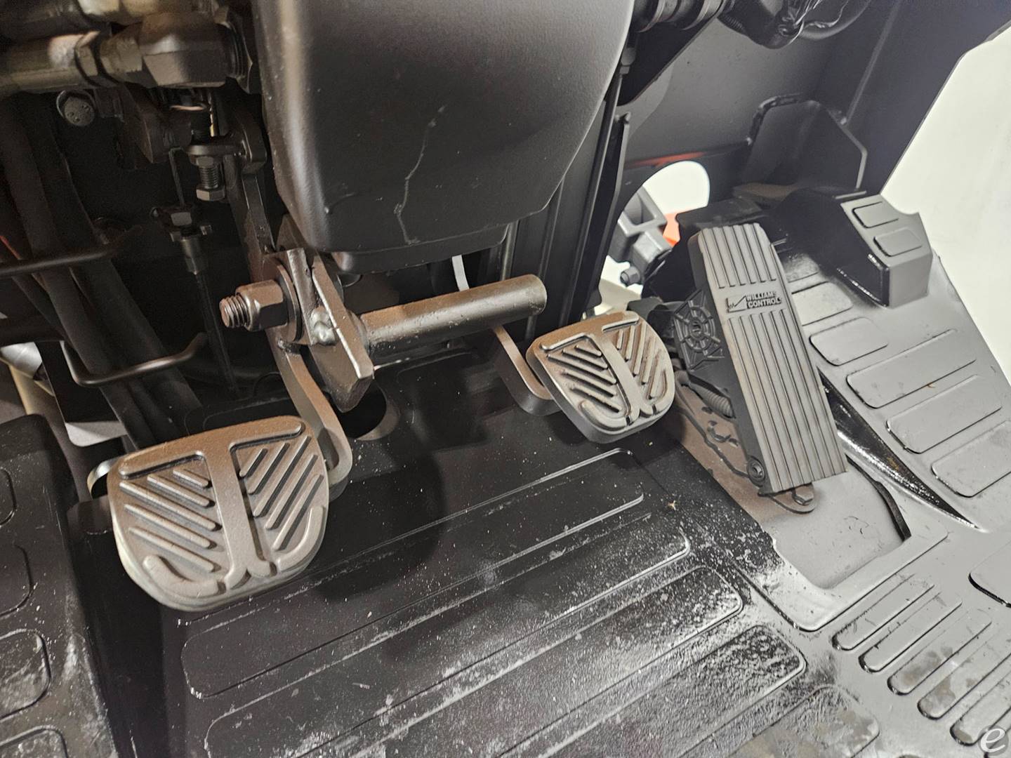 2020 Viper Lift Trucks FY25