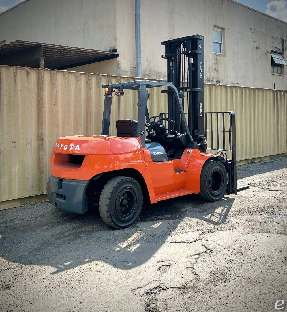 2004 Toyota 7FDU70