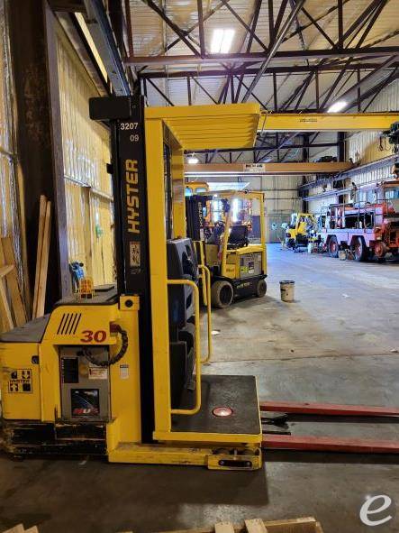 2015 Hyster R30XMS3 Electric Order Picker - 123Forklift