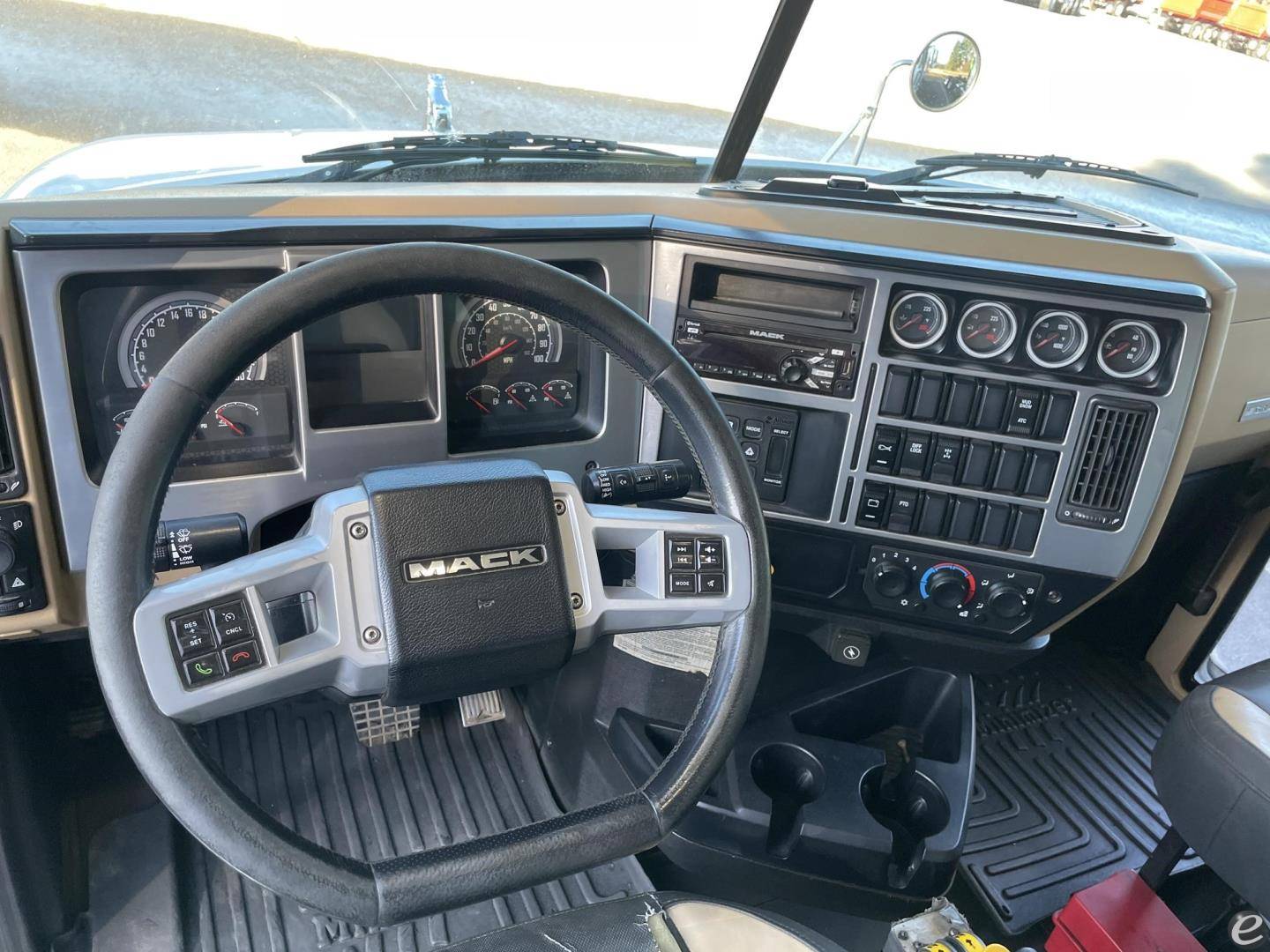 2020 Mack GRANITE 64FR