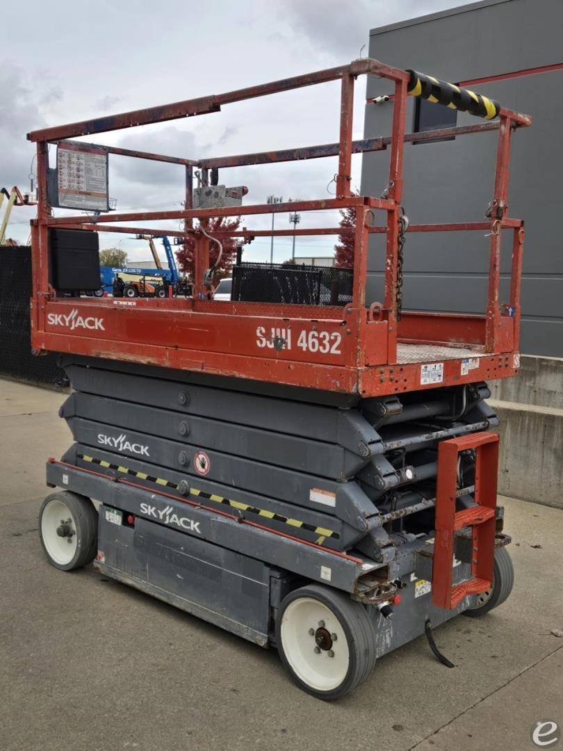 2014 Skyjack SJIII4632 Electric Scissor Lift - 123Forklift