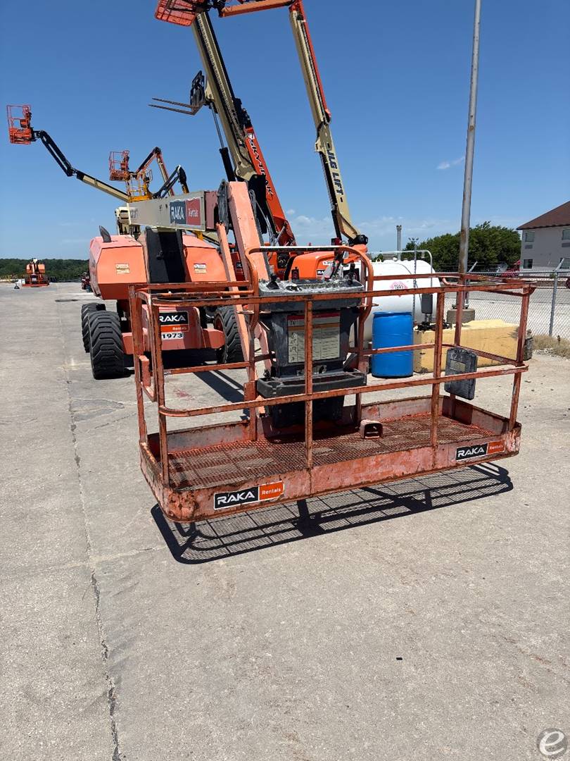 2012 JLG 800AJ