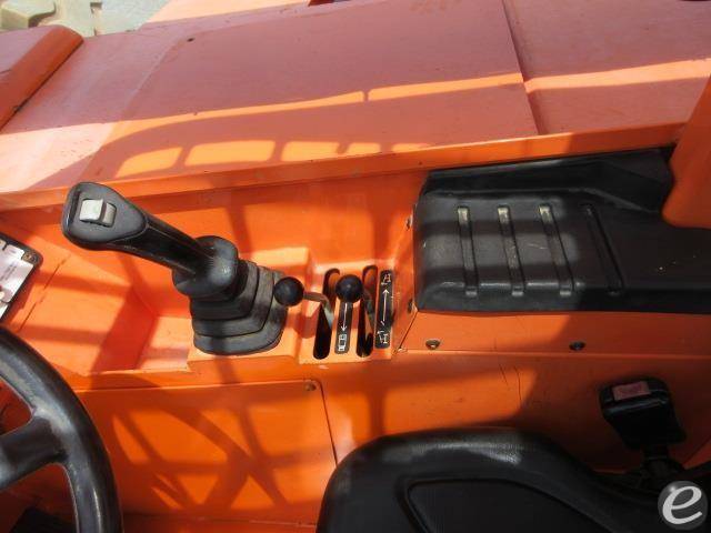 2017 JLG 8042