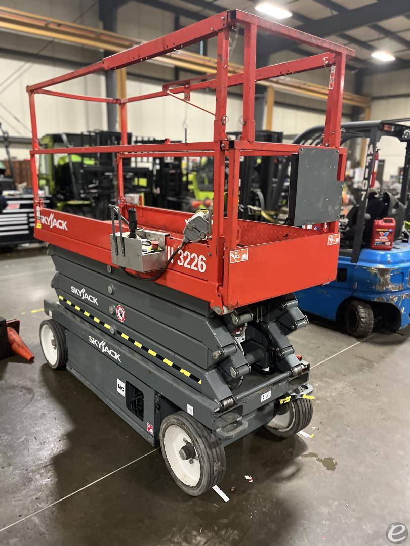 2017 Skyjack 3226
