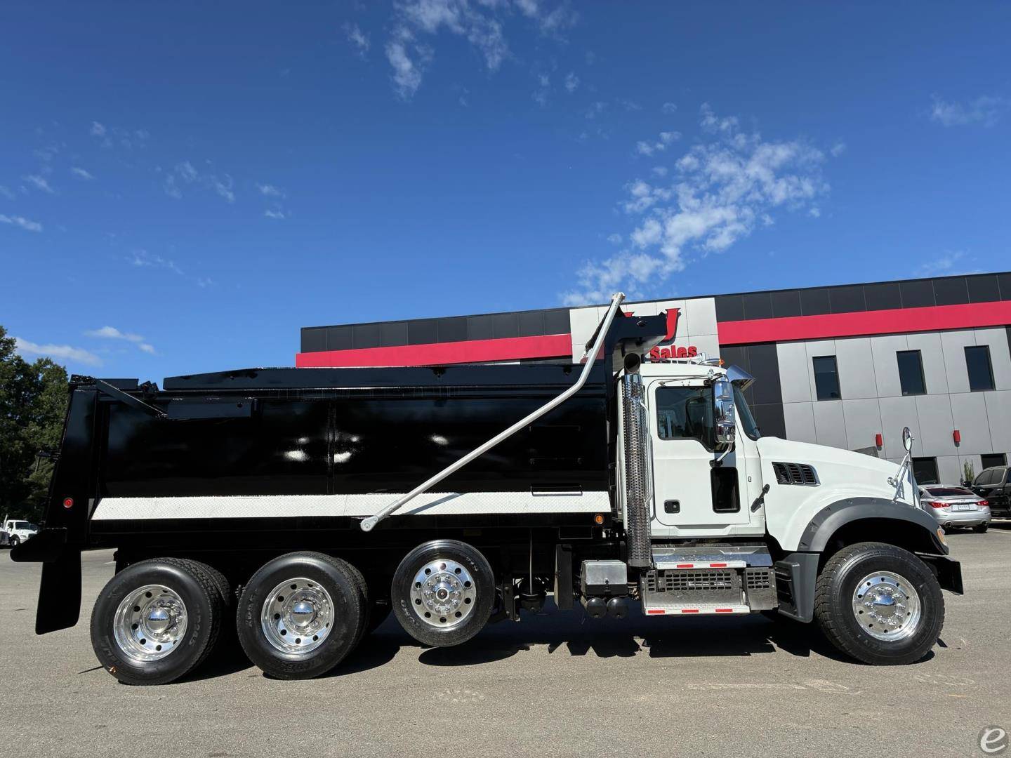 2020 Mack GRANITE 64FR