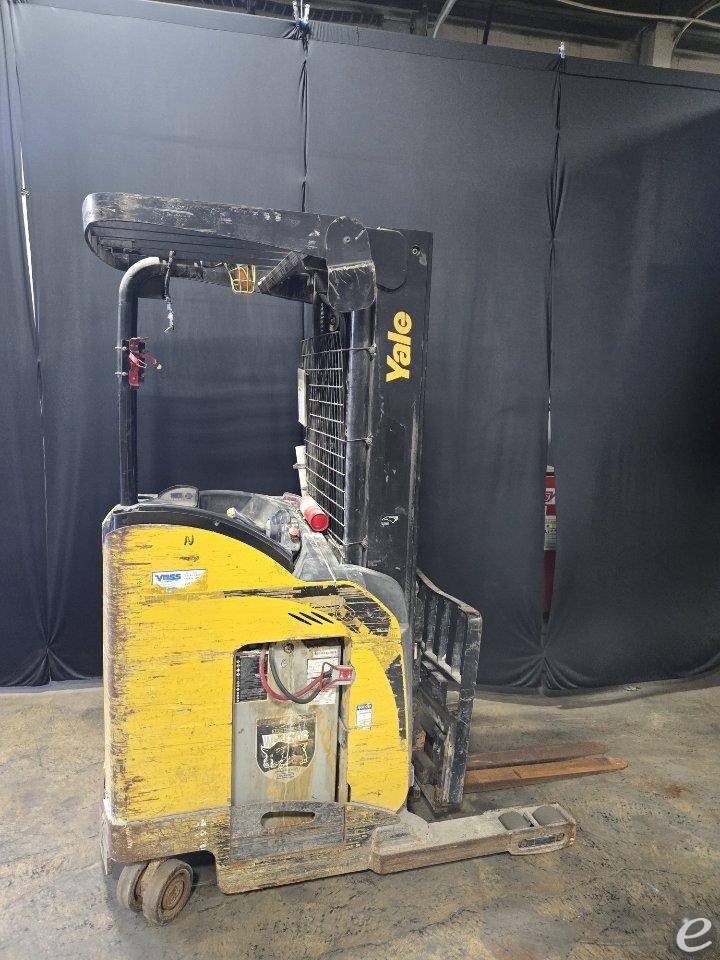 2019 Yale NR045EB