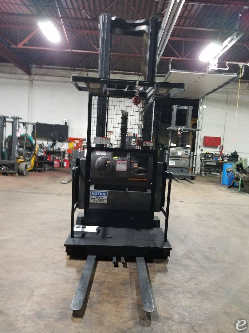 2004 Crown SP3420-30 Electric Order Picker - 123Forklift